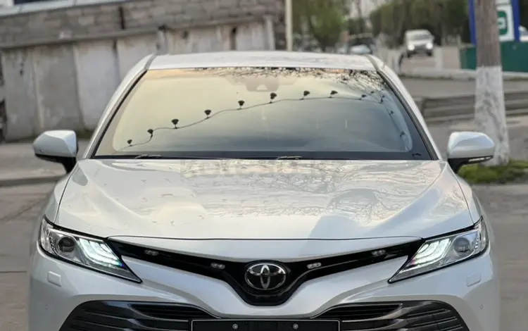 Toyota Camry 2020 года за 15 890 000 тг. в Шымкент