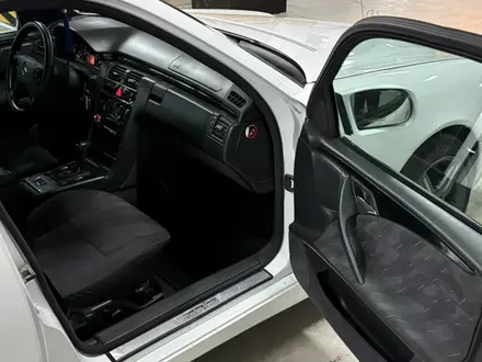 Mercedes-Benz E 320 2000 года за 4 300 000 тг. в Астана – фото 12