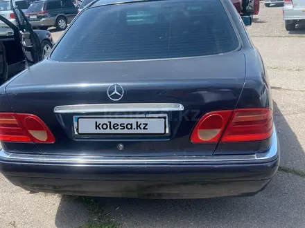 Mercedes-Benz E 230 1997 года за 2 800 000 тг. в Алматы – фото 9