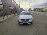 Volkswagen Passat 2005 года за 2 800 000 тг. в Уральск – фото 4