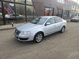 Volkswagen Passat 2005 года за 2 800 000 тг. в Уральск – фото 5