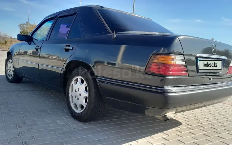 Mercedes-Benz E 200 1995 года за 1 950 000 тг. в Астана