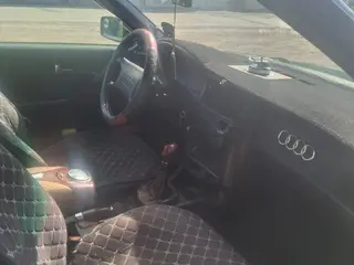 Audi 80