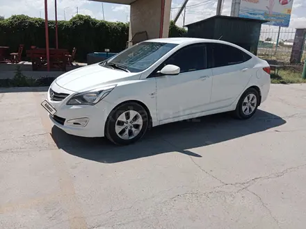 Hyundai Solaris 2015 года за 5 100 000 тг. в Сарыагаш – фото 5