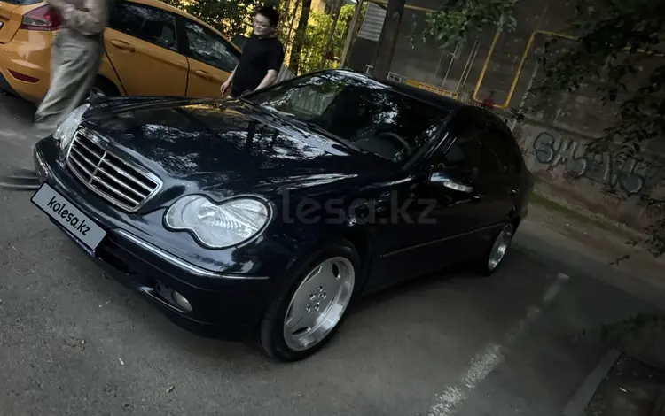 Mercedes-Benz C 200 2002 годаүшін3 500 000 тг. в Алматы