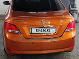 Hyundai Solaris 2015 года за 5 600 000 тг. в Актобе – фото 2