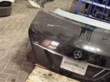 Крышка багажника на Mercedes w221 за 5 000 тг. в Алматы