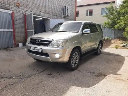 Toyota Fortuner 2006 года за 8 500 000 тг. в Актобе – фото 2