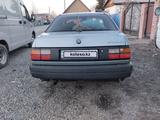 Volkswagen Passat 1990 годаfor900 000 тг. в Усть-Каменогорск – фото 2