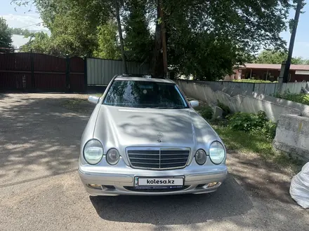 Mercedes-Benz E 320 1999 года за 4 400 000 тг. в Алматы – фото 4
