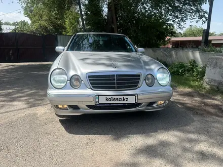 Mercedes-Benz E 320 1999 года за 4 400 000 тг. в Алматы