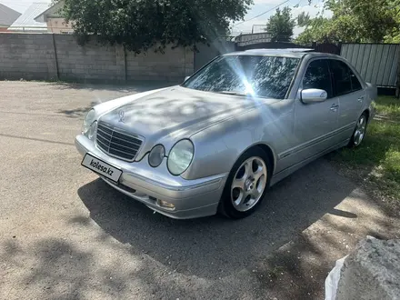Mercedes-Benz E 320 1999 года за 4 400 000 тг. в Алматы – фото 5