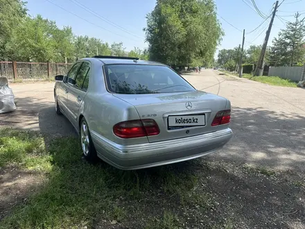 Mercedes-Benz E 320 1999 года за 4 400 000 тг. в Алматы – фото 7