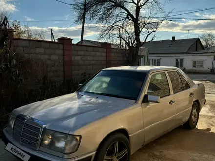 Mercedes-Benz E 230 1990 года за 1 650 000 тг. в Кызылорда – фото 3