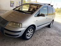 Volkswagen Sharan 2001 года за 3 000 000 тг. в Шымкент