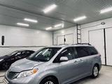 Toyota Sienna 2014 года за 8 300 000 тг. в Уральск – фото 2