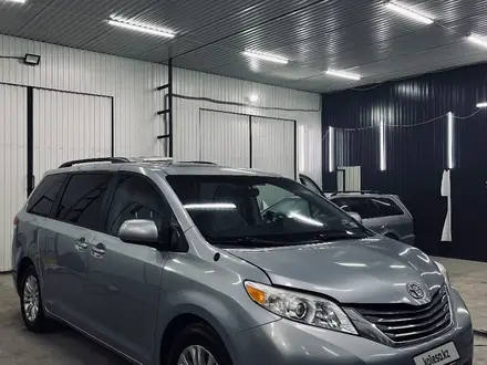 Toyota Sienna 2014 года за 8 300 000 тг. в Уральск