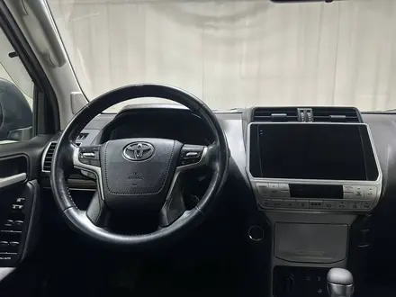 Toyota Land Cruiser Prado 2018 года за 26 800 000 тг. в Алматы – фото 9