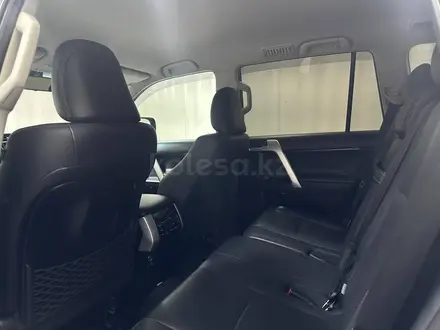 Toyota Land Cruiser Prado 2018 года за 26 800 000 тг. в Алматы – фото 11