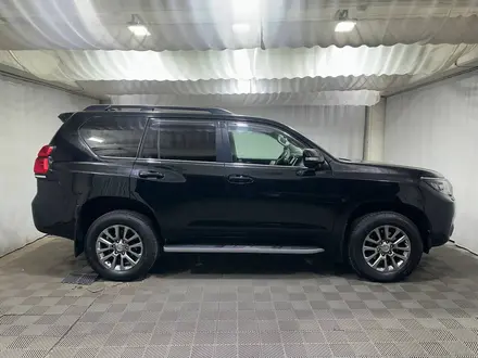 Toyota Land Cruiser Prado 2018 года за 26 800 000 тг. в Алматы – фото 17