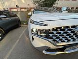 Hyundai Santa Fe 2020 года за 13 000 000 тг. в Атырау – фото 2