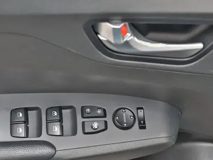 Hyundai Accent 2021 года за 7 190 000 тг. в Алматы – фото 16
