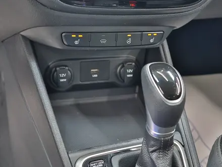 Hyundai Accent 2021 года за 7 190 000 тг. в Алматы – фото 19