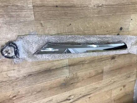 Молдинг крышки багажника Corolla 180 дорестайлинг за 15 000 тг. в Астана – фото 2