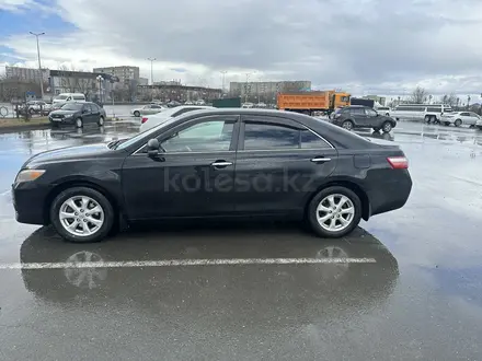 Toyota Camry 2011 года за 7 150 000 тг. в Семей – фото 2