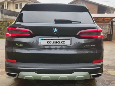 BMW X5 2022 года за 43 700 000 тг. в Алматы – фото 2