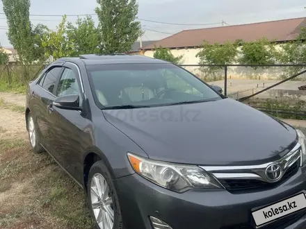 Toyota Camry 2014 года за 6 500 000 тг. в Семей – фото 2