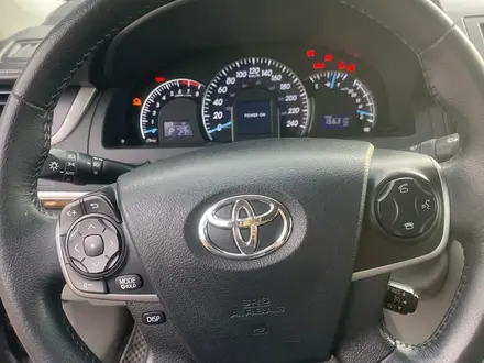 Toyota Camry 2014 года за 6 500 000 тг. в Семей – фото 25
