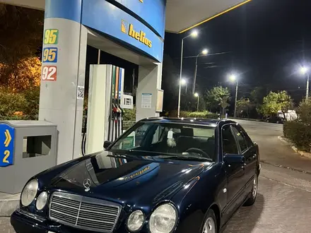 Mercedes-Benz E 280 1996 года за 2 700 000 тг. в Алматы