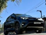 Toyota RAV4 2018 года за 13 200 000 тг. в Уральск – фото 4