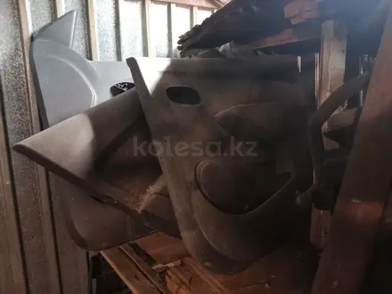 Renault Logan 2015 жыл, 2 поколение, запчасти по кузову за 1 000 тг. в Актобе