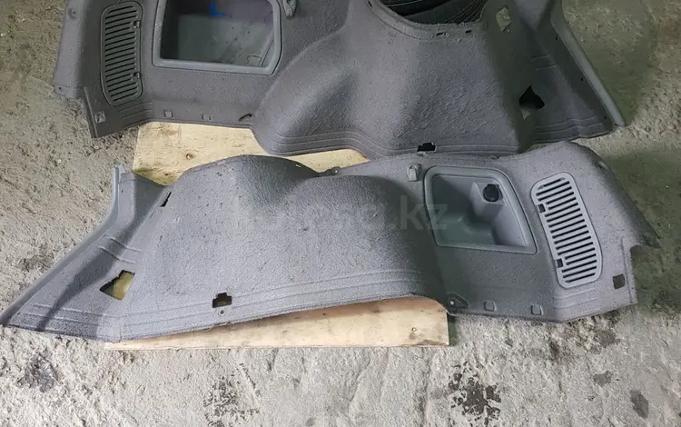 Боковые панели багажника на Subaru Forester sf5 за 15 000 тг. в Алматы