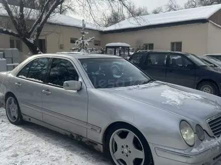 Mercedes-Benz E 320 2001 года за 8 000 000 тг. в Алматы – фото 9