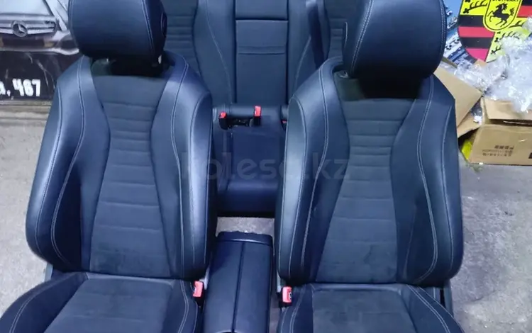Комплект сидений от Mercedes W213 за 300 000 тг. в Алматы