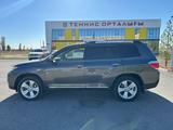 Toyota Highlander 2013 года за 12 500 000 тг. в Актобе – фото 3