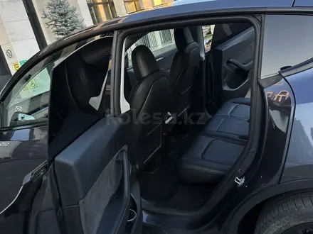 Tesla Model Y 2023 года за 19 000 000 тг. в Алматы – фото 11