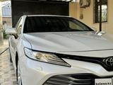 Toyota Camry 2019 года за 15 500 000 тг. в Туркестан – фото 2