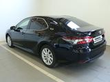 Toyota Camry 2023 года за 17 490 000 тг. в Актобе – фото 3