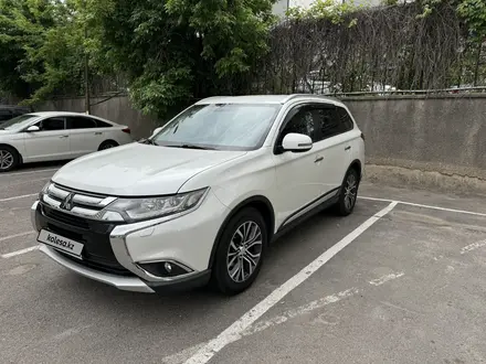 Mitsubishi Outlander 2015 года за 11 200 000 тг. в Алматы – фото 13