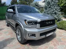 Toyota Sequoia, 2010