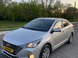 Hyundai Accent 2021 года за 7 650 000 тг. в Караганда – фото 2
