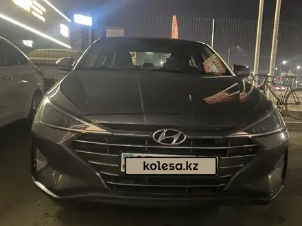 Hyundai Elantra 2018 года за 6 800 000 тг. в Астана – фото 2