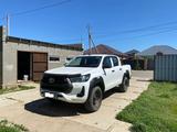 Toyota Hilux 2022 года за 18 600 000 тг. в Атырау