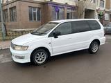 Mitsubishi Chariot 1998 годаfor1 500 000 тг. в Астана