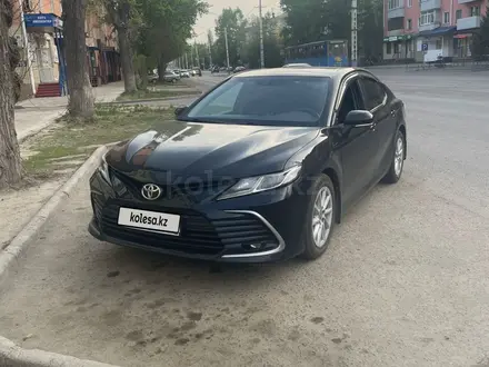 Toyota Camry 2021 года за 15 000 000 тг. в Усть-Каменогорск – фото 2