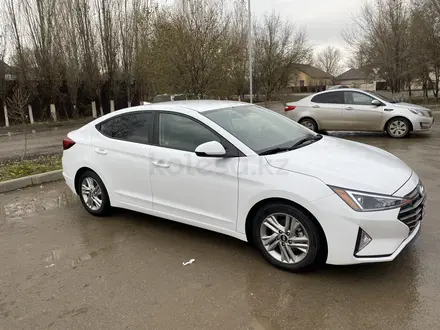 Hyundai Elantra 2020 года за 6 100 000 тг. в Актобе